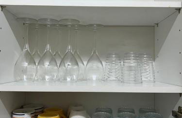 Base is a lovely place to unwind after a long day - Foto 19