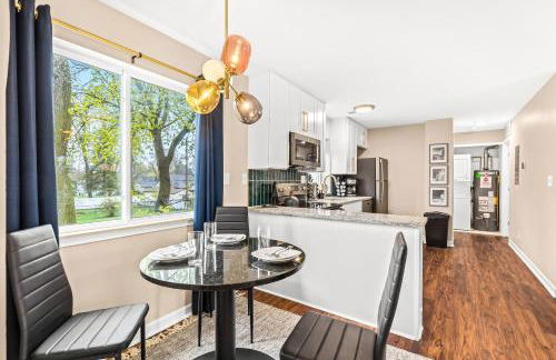 New! Cozy Upper 1BR Flat near Downtown Roseville - Foto 18