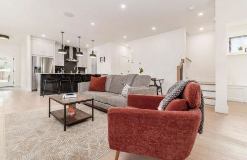 Luxury Escape 4BR 3 bath Oasis in Historic Old Town - Foto 28