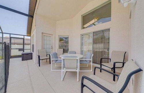 545 -Beautiful 4 Bed Home with Sparkling Pool and Games Room - Foto 57