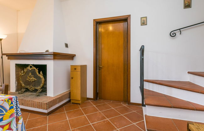 3 bedroom House in Scandicci with garden and terrace - Photo 9