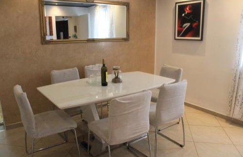 Apartments Mia with pool near Medulin - Photo 11