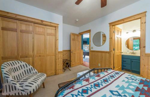 2 Cabins ~ Sleeps 22 ~ 100 Feet Apart ~ Ski in out - Foto 54