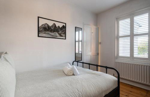 Modern 2BD Victorian Home Near Town Centre - Foto 11