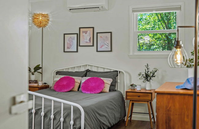 Lake It Right by Avantstay Lakefront w/ Dock, Hot Tub, Fire Pit & Game Room - Photo 23