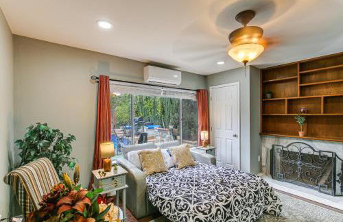 Anaheim Studio with Fireplace 14 Mi to Disneyland! - Foto 10