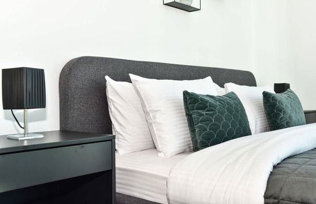 Spectacular Al Wasl Villa - With Private Pool - Photo 8