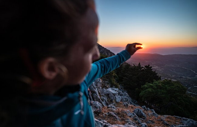 Caminata al atardecer Profitis Ilias Mountain - Foto 17