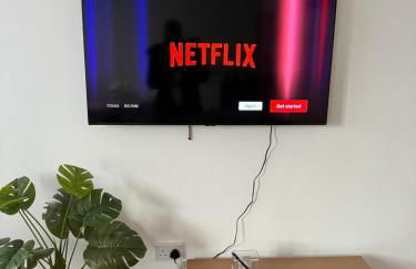 Apt sleeps 5-Netflix-parkg-near City Centre-Etihad-Coop live - Foto 6