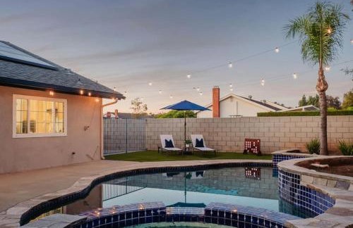 Sunlit Oasis with Heated Pool and Jacuzzi 20 minutes to Disneyland - Foto 47