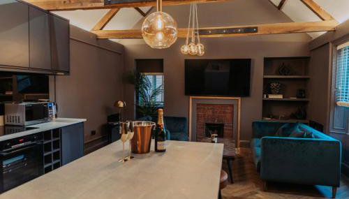 Magistrates Penthouse Suite - Town Centre Apartments with Spa - Foto 4