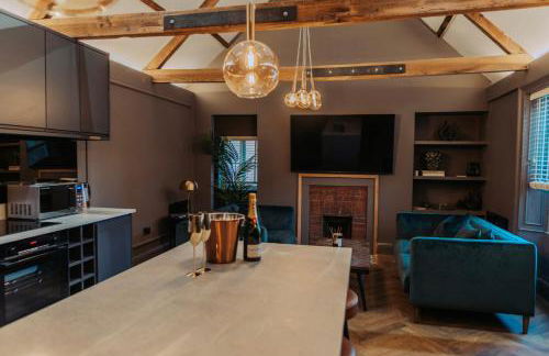 Magistrates Penthouse Suite - Town Centre Apartments with Spa - Foto 4