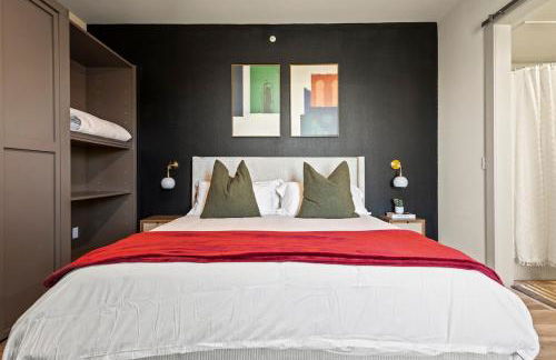 Modern Executive 1BR King Bed - Walk to West 7th - Foto 28