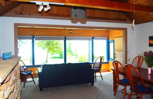 Cavalier Cottage - Private Lakefront w Kayaks! - Foto 13