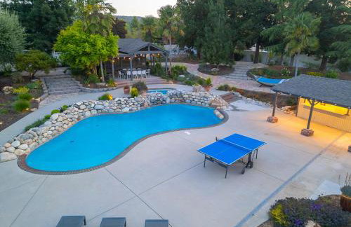 Casteel - 4,500 sq-ft retreat with a pool and hot tub in the middle of wine country! - Foto 42