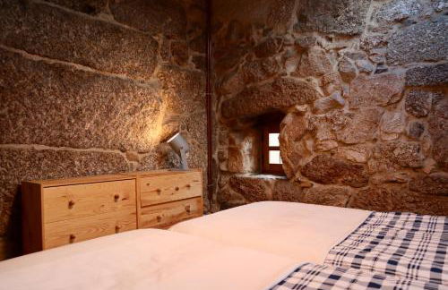 Comfortable Rural Cottage in Ancient Village in the Douro Region - Photo 25