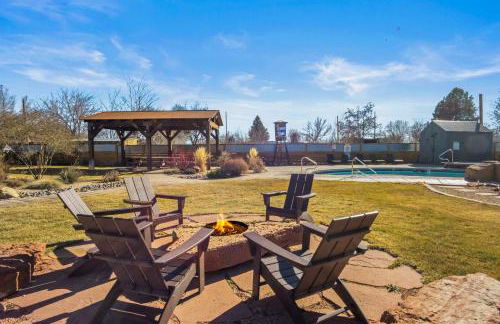 Timber & Tin F 2Bed 2Bath w Pool & Rooftop Deck - Foto 61