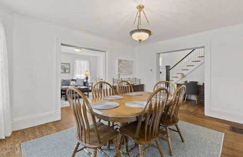 Prime West Hartford Center Location- Historic Gem - Foto 24