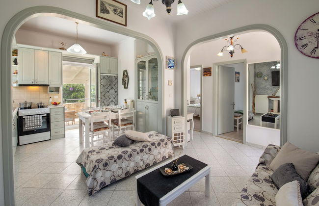 Loggos Seaview Cottage with Pool by Konnect - Photo 5