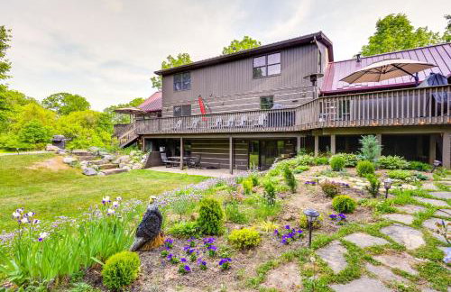 Custom-Built Clarklake Cabin: Sauna & Cold Plunge! - Photo 1