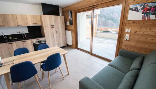Dans résidence neuve LE SNOW ROC sur les pistes, grand studio cosy 5 pers avec terrasse panoramique, SAUNA, WIFI - Foto 2