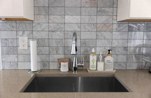 Downtown location Near the Beach Dog Friendly - Photo 30