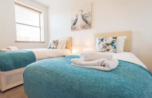 Comfortable 2BR Swindon Long Stay - Foto 16