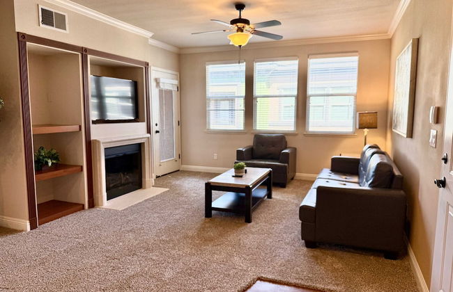 New Elegant 1BR Retreat Heated Pool Gym Sauna - Foto 2