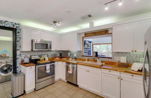 Waterfront Lake Travis Luxury Home with Large Deck! - Foto 9