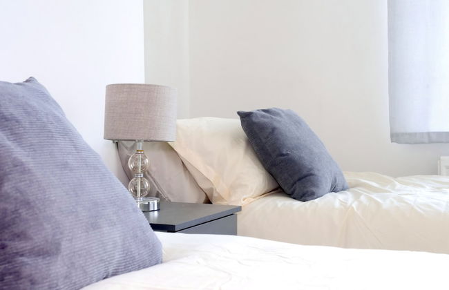 Lovely 6 bed Property Located Within Dudley - Foto 1