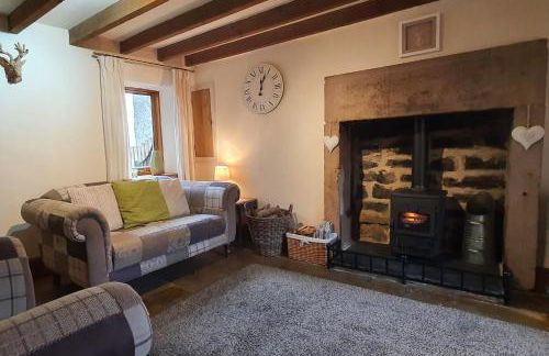 Carpenters Cottage, Elton in the Peak District - Photo 3