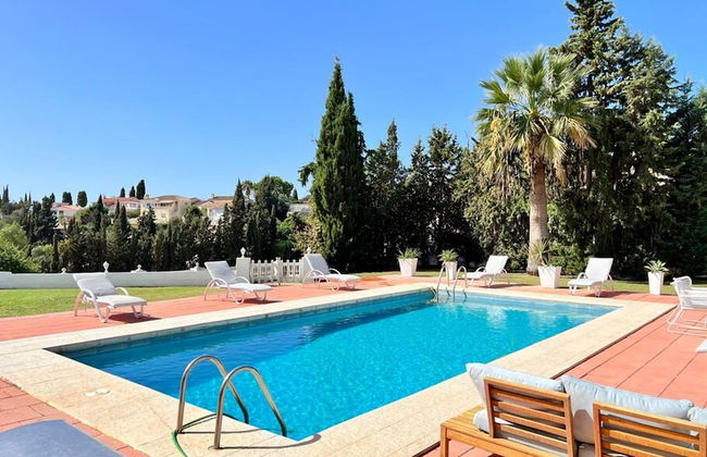 Beautiful Villa With Pool Scenic Views Sleeps 8 - Photo 1