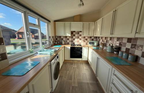 Eden Lodge-Tranquil-Hot Tub-Fishing-7m to Beach - Foto 3