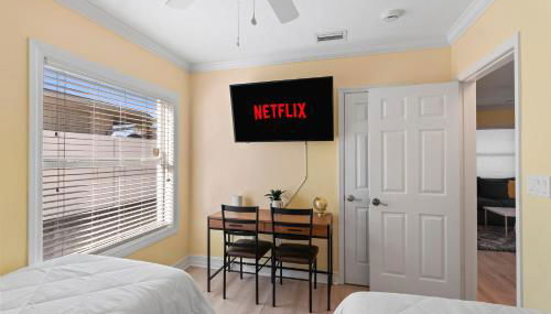 Tropical Haven Fully Remodeled Entire home Sleep 6 - Foto 3