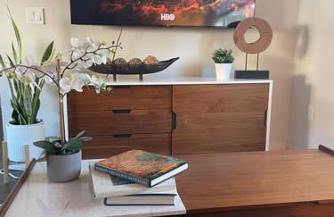 Shares Courtyard Luxury Apt - NEW! - Foto 8