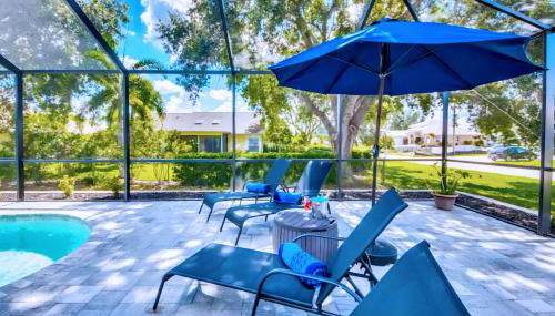 Beautiful Cape Coral Oasis! King Bed, BBQ, Heated Pool, PVT Yard & Much More! - Foto 4, Garden, sunbed, Garden view