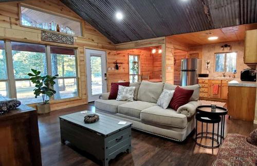 Impressive Cabin Surrounded by Trees in Nashoba, Oklahoma - Foto 15