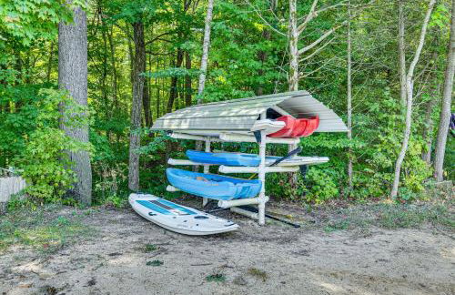 Lake Escape with Hot Tub and Docks in Hope! - Foto 33