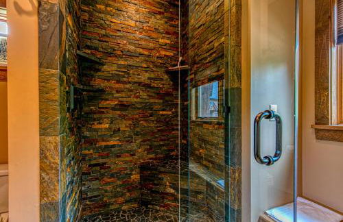 Mountain Estate Main House - Photo 17