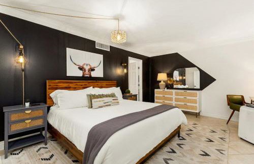 Pool! Games! Dogs! Space! - Foto 28