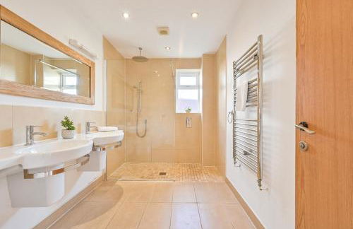 Lakeside House on Retallack Resort with Hot Tub 110 - Foto 26