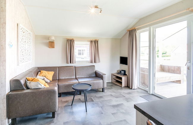 Glamping With Veranda Over Water - Photo 14