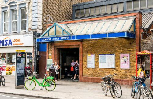 2-bed 2-bath flat around the corner from Portobello Market - Foto 30