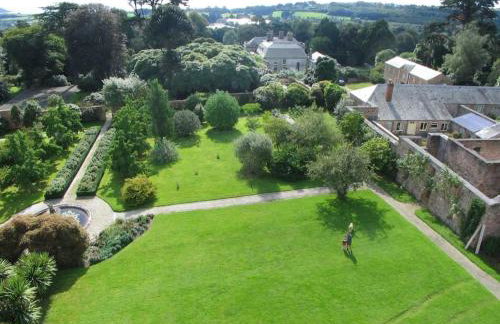 The Coach House within heritage Tregrehan Garden on Cornwall's South Coast - Photo 19
