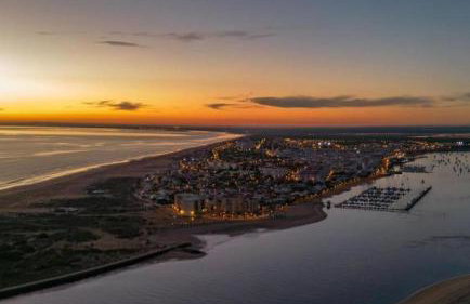 Ático De Lujo 140m2 con Terraza en el Centro, junto a la playa, restaurantes y chiringuitos en Punta Umbría - 10 Personas - Foto 41