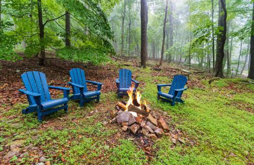 River Cabin w Hot Tub, Screened Porch & Fire Pit - Photo 3