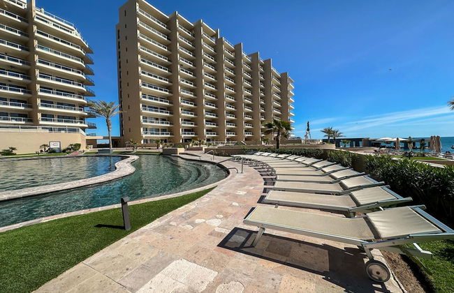 Beach Bliss Retreat 2BR Beachfront Condo - Foto 66