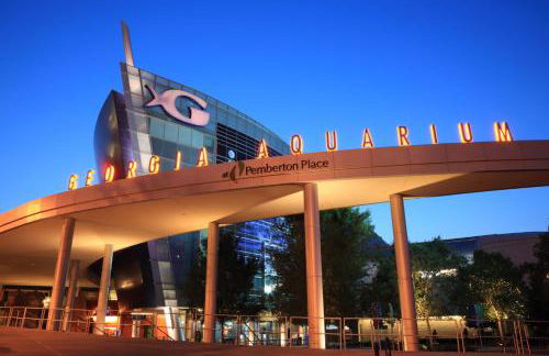 Spacious 3BR with Game Room and Fenced Yard Near Six Flags and Braves - Foto 39