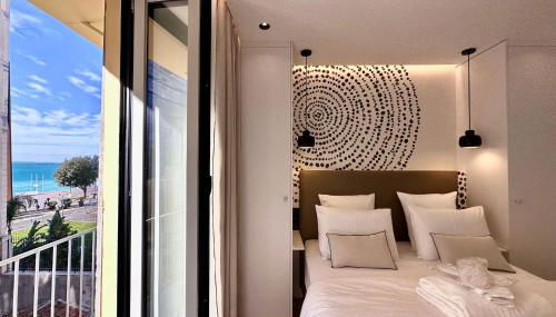 OPERA PROMENADE 4 Renovated 3 Bedrooms Balcony Sea View AC - Foto 5, towels