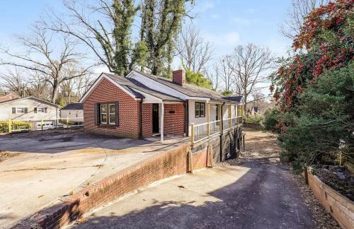 Queens Quarters at Ardmore A Historic 6BR Estate - Photo 4
